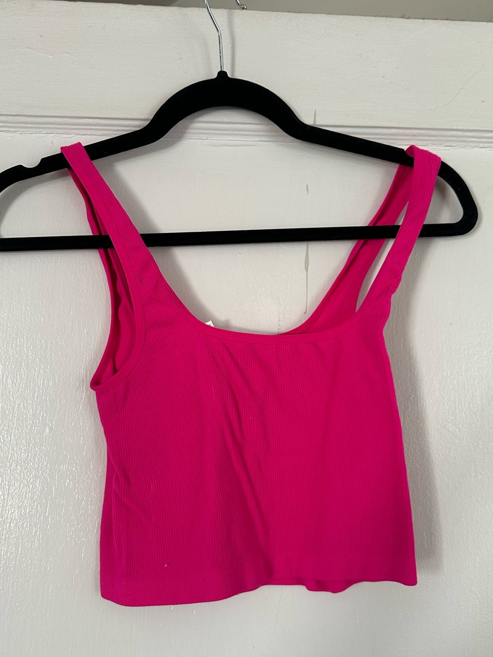 Hot pink ribbed cropped tank